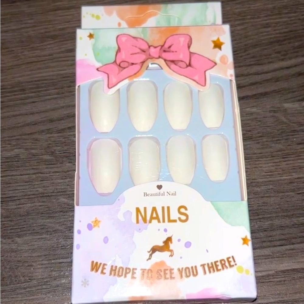 🛍️6/$25! White almond / coffin press on nails